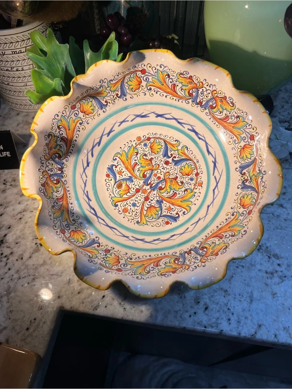 Moma Cream Ceramic Centerpiece Bowl Like New read below